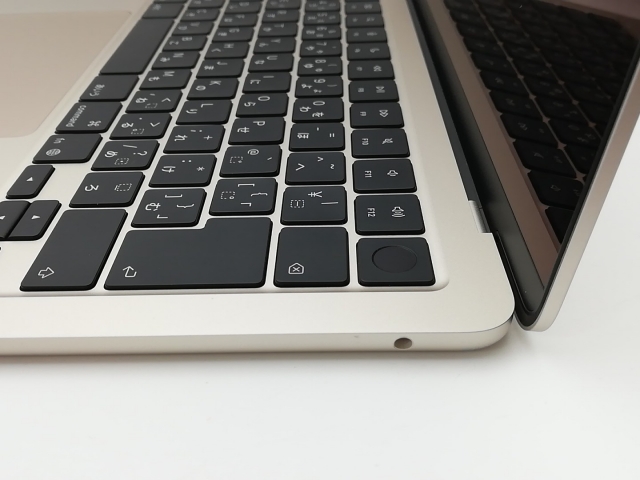 中古】Apple MacBook Air 13インチ (M4,2025) M4(CPU:10C/GPU:8C) 16GB 