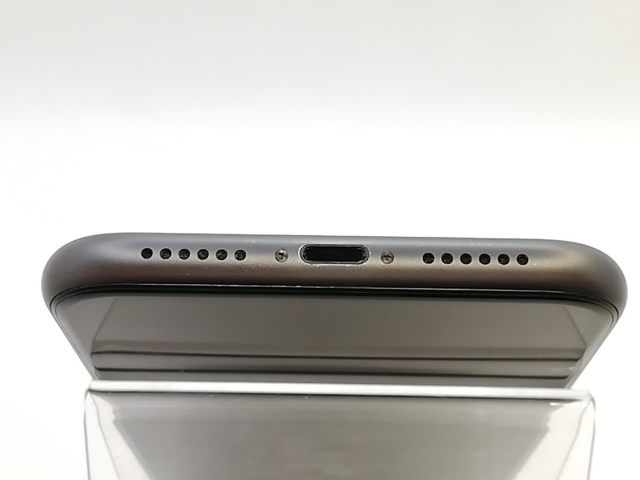 【中古】Apple SoftBank 【SIMロック解除済み】 iPhone 11 128GB ブラック MWM02J/A【熊本】保証期間１ヶ月【ランクB】_4