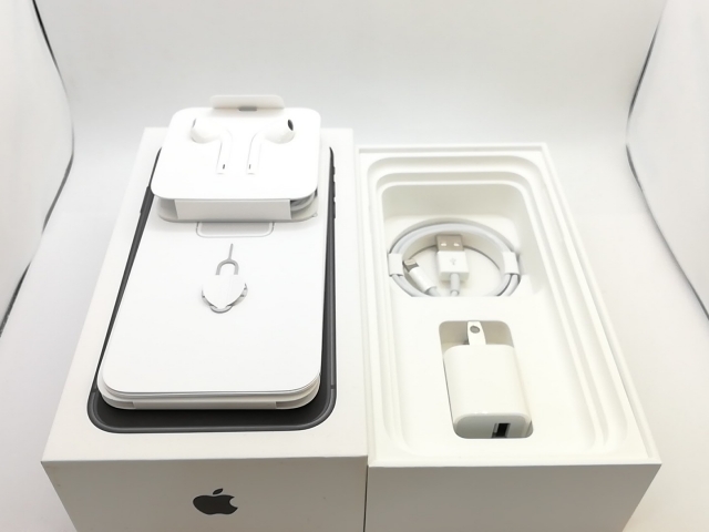 【中古】Apple SoftBank 【SIMロック解除済み】 iPhone 11 128GB ブラック MWM02J/A【熊本】保証期間１ヶ月【ランクB】_9