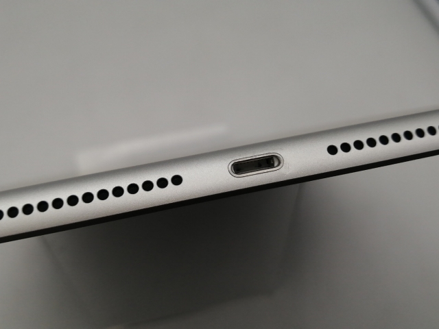 中古】Apple 【Wi-Fi】 iPad(第8世代/2020) 128GB シルバー 中古】Apple 【Wi-Fi】 iPad(第8世代/2020) 128GB シルバー