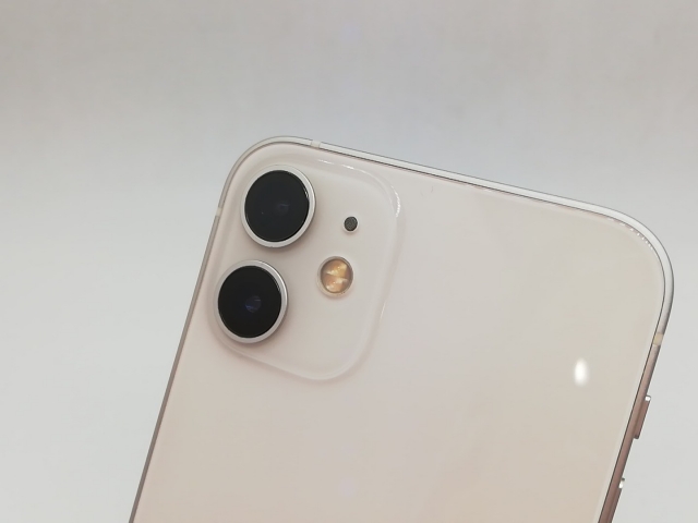 中古】Apple au 【SIMロック解除済み】 iPhone 12 mini 64GB ホワイト