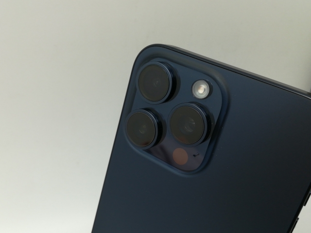 【中古】Apple 国内版 【SIMフリー】 iPhone 15 Pro Max 256GB ブルーチタニウム MU6T3J/A【川崎駅前】保証期間１ヶ月【ランクA】