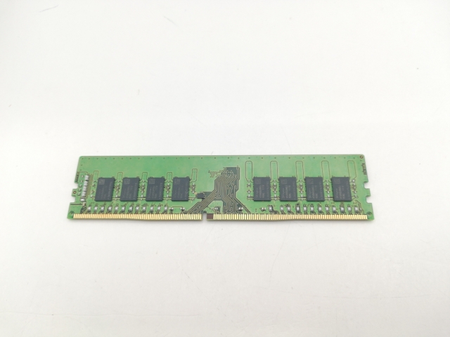 【中古】DDR4 16GB PC4-25600(DDR4-3200)【デスクトップPC用】【川崎駅前】保証期間１週間