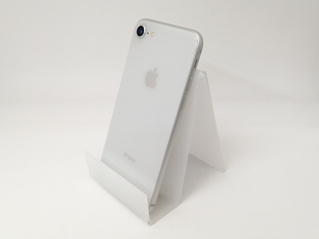 【中古】Apple docomo 【SIMロック解除済み】 iPhone 8 256GB シルバー MQ852J/A【戸塚】保証期間１ヶ月【ランクB】