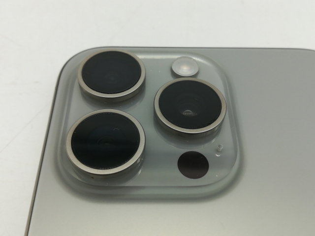 【中古】Apple 国内版 【SIMフリー】 iPhone 15 Pro Max 256GB ナチュラルチタニウム MU6R3J/A【千葉】保証期間１ヶ月【ランクA】