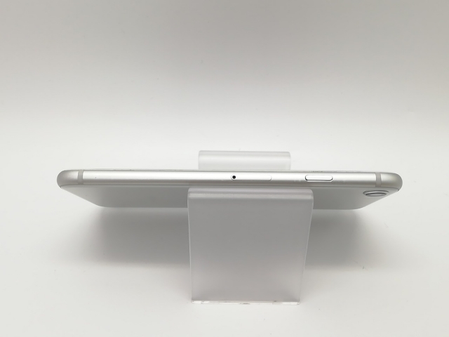 【中古】Apple SoftBank 【SIMロック解除済み】 iPhone 8 64GB シルバー MQ792J/A【府中ル・シーニュ】保証期間１ヶ月【ランクC】_3