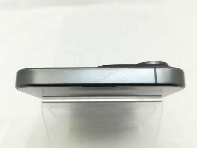 【中古】【赤ロム保証あり】Apple SoftBank 【SIMフリー】 iPhone 15 Pro Max 256GB ブラックチタニウム MU6P3J/A【川崎】保証期間１ヶ月【ランクA】