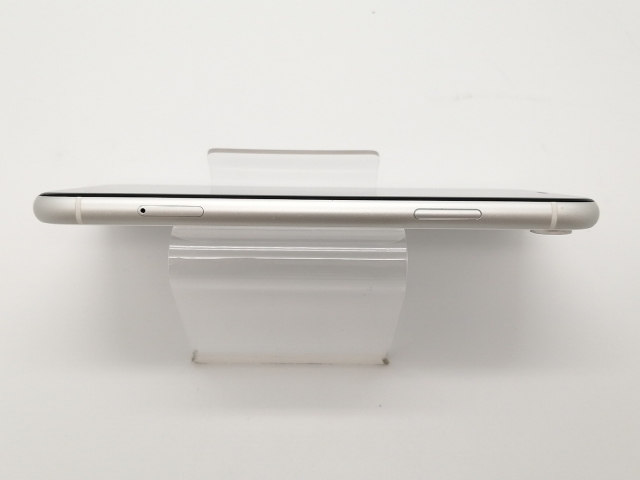 iPhone XR 64GB SIMロックありdocomoホワイト iPhone XR 64GB 美中古