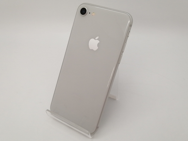 【中古】Apple docomo 【SIMロック解除済み】 iPhone 8 64GB シルバー MQ792J/A【三宮センター】保証期間１ヶ月【ランクB】