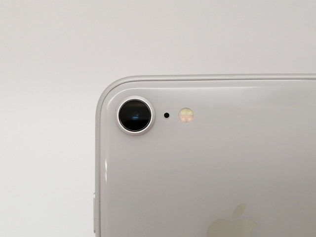 中古】Apple docomo 【SIMロック解除済み】 iPhone 8 64GB シルバー