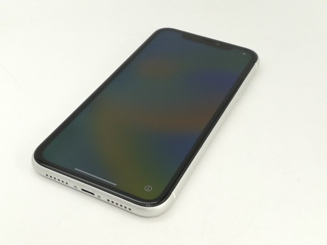 【中古】Apple docomo 【SIMロック解除済み】 iPhone XR 64GB ホワイト MT032J/A【三宮センター】保証期間１ヶ月【ランクB】