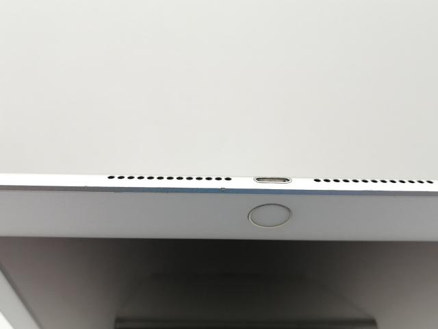 【中古】Apple docomo 【SIMロック解除済み】 iPad（第5世代/2017） 32GB シルバー MP1L2J/A【三宮センター】保証期間１ヶ月【ランクB】_9