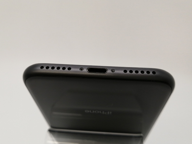 【中古】Apple au 【SIMロック解除済み】 iPhone 8 64GB スペースグレイ MQ782J/A【三宮センター】保証期間１ヶ月【ランクB】_4