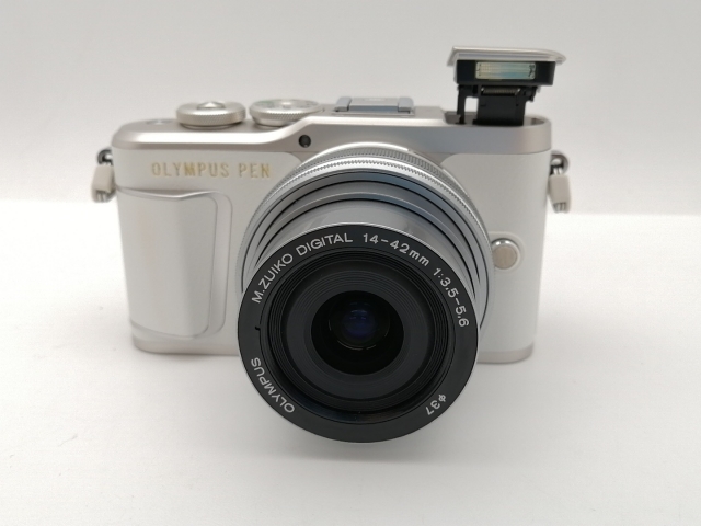 中古】OLYMPUS PEN E-PL9 14-42mm EZ レンズキット ホワイト 海外版
