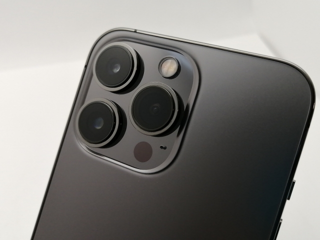 【中古】Apple 国内版 【SIMフリー】 iPhone 13 Pro 256GB グラファイト MLUN3J/A【三宮センター】保証期間１ヶ月【ランクB】