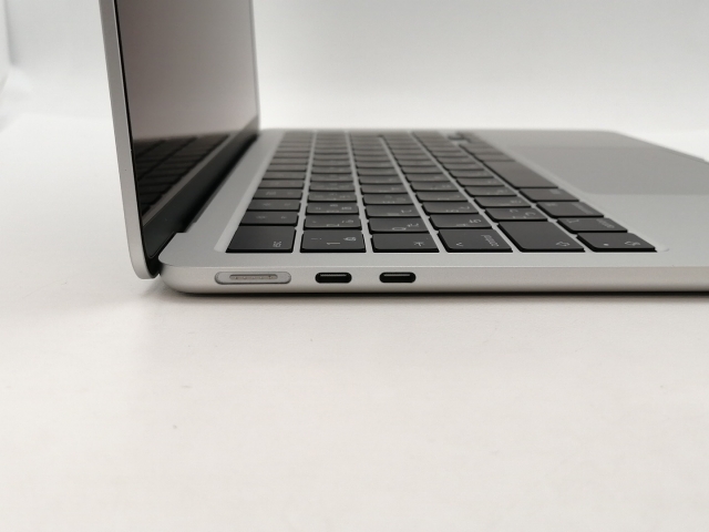 【中古】Apple MacBook Air 13インチ CTO (M2,2022) シルバー M2(CPU:8C/GPU:8C)/16G/256G/30W AC【三宮センター】保証期間１ヶ月【ランクA】_3
