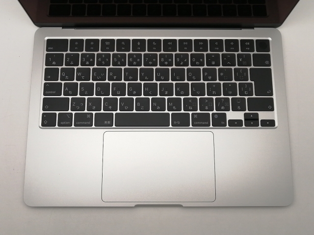 【中古】Apple MacBook Air 13インチ CTO (M2,2022) シルバー M2(CPU:8C/GPU:8C)/16G/256G/30W AC【三宮センター】保証期間１ヶ月【ランクA】_4