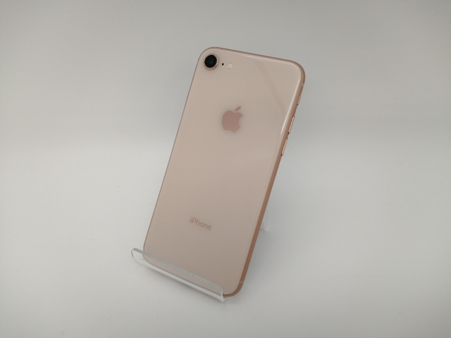 【中古】Apple docomo 【SIMロック解除済み】 iPhone 8 64GB ゴールド MQ7A2J/A【三宮センター】保証期間１ヶ月【ランクB】