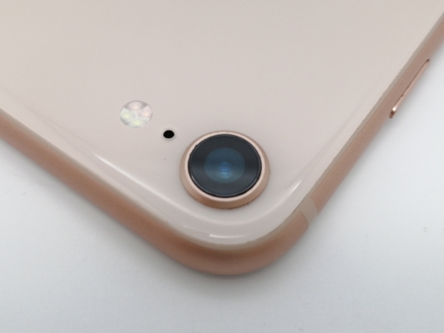 【中古】Apple docomo 【SIMロック解除済み】 iPhone 8 64GB ゴールド MQ7A2J/A【三宮センター】保証期間１ヶ月【ランクB】_6