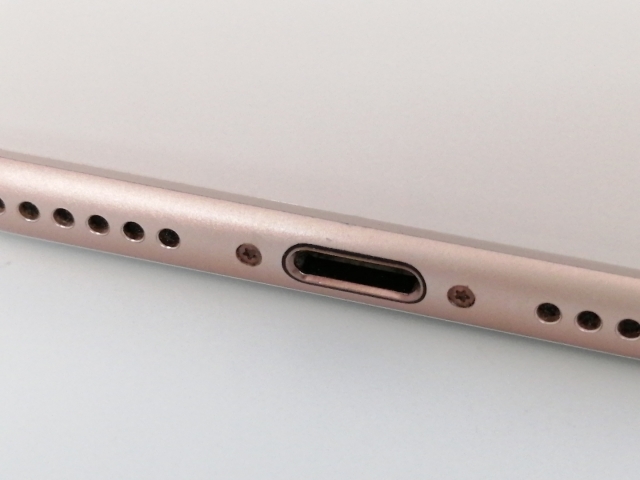 【中古】Apple docomo 【SIMロック解除済み】 iPhone 8 64GB ゴールド MQ7A2J/A【三宮センター】保証期間１ヶ月【ランクB】_7