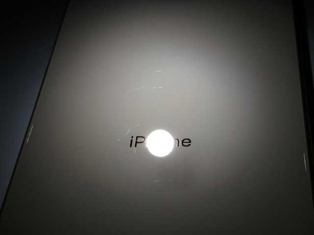 【中古】Apple docomo 【SIMロック解除済み】 iPhone 8 64GB ゴールド MQ7A2J/A【三宮センター】保証期間１ヶ月【ランクB】_8