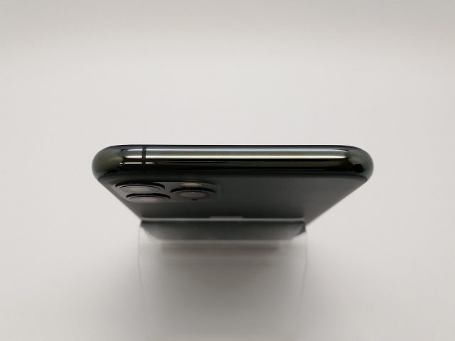 【中古】Apple docomo 【SIMロック解除済み】 iPhone 11 Pro 256GB ミッドナイトグリーン MWCC2J/A【三宮センター】保証期間１ヶ月【ランクC】_2
