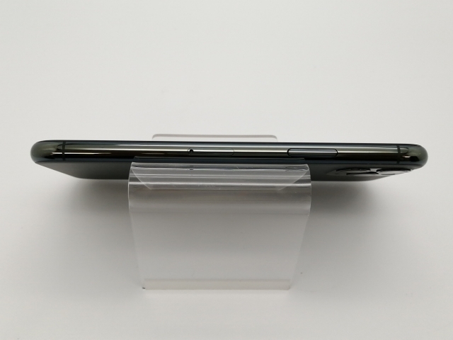 【中古】Apple docomo 【SIMロック解除済み】 iPhone 11 Pro 256GB ミッドナイトグリーン MWCC2J/A【三宮センター】保証期間１ヶ月【ランクC】_5