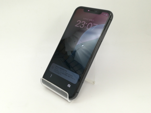 【中古】Apple docomo 【SIMロック解除済み】 iPhone 11 256GB ブラック MWM72J/A【三宮センター】保証期間１ヶ月【ランクC】 携帯電話本体