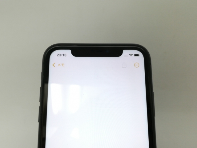 【中古】Apple docomo 【SIMロック解除済み】 iPhone 11 256GB ブラック MWM72J/A【三宮センター】保証期間１ヶ月【ランクC】 携帯電話本体