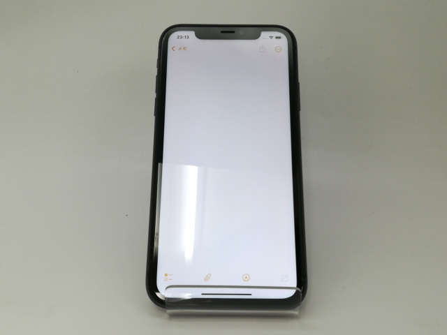 【中古】Apple docomo 【SIMロック解除済み】 iPhone 11 256GB ブラック MWM72J/A【三宮センター】保証期間１ヶ月【ランクC】 携帯電話本体