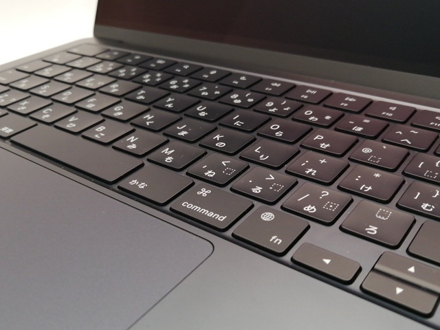 【中古】Apple MacBook Air 13インチ M2(CPU:8C/GPU:10C) 8GB/512GB ミッドナイト MLY43J/A (M2,2022)【神保町】保証期間１ヶ月【ランクB】_7