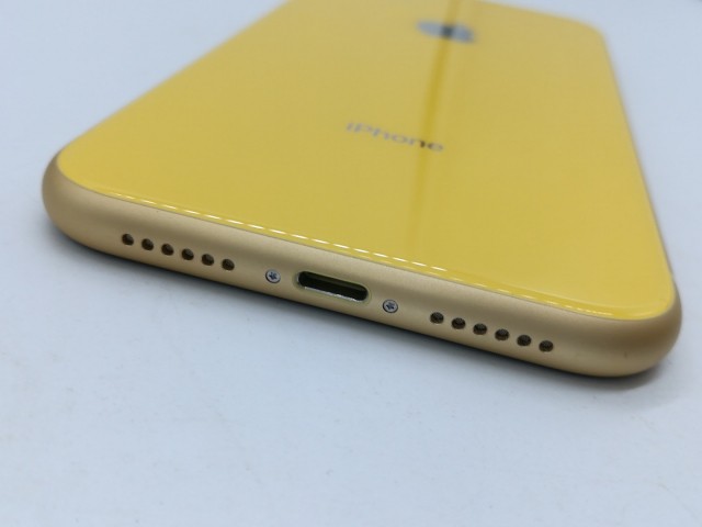 【中古】Apple au 【SIMロック解除済み】 iPhone XR 64GB イエロー MT082J/A【神保町】保証期間１ヶ月【ランクA】