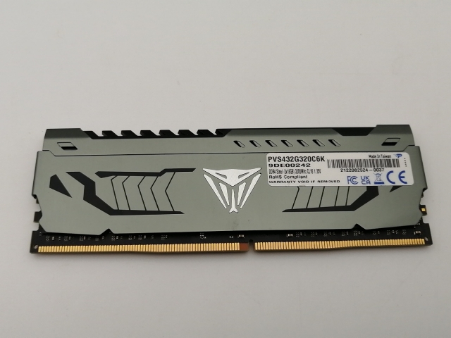 【中古】DDR4 16GB PC4-25600(DDR4-3200)【デスクトップPC用】【神保町】保証期間１週間
