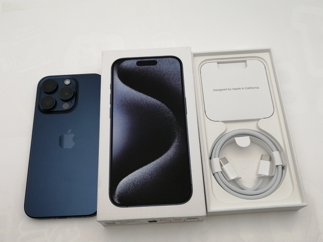 【中古】Apple 国内版 【SIMフリー】 iPhone 15 Pro 256GB ブルーチタニウム MTUG3J/A【神保町】保証期間１ヶ月【ランクB】_9