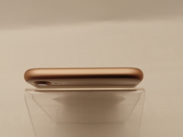 【中古】Apple docomo 【SIMロックあり】 iPhone 8 64GB ゴールド MQ7A2J/A【神保町】保証期間１ヶ月【ランクC】_2
