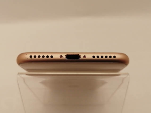 【中古】Apple docomo 【SIMロックあり】 iPhone 8 64GB ゴールド MQ7A2J/A【神保町】保証期間１ヶ月【ランクC】_3