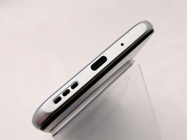 【中古】Xiaomi au 【SIMフリー】 Redmi Note 10 JE クロームシルバー 4GB 64GB XIG02【神保町】保証期間１ヶ月【ランクB】_3