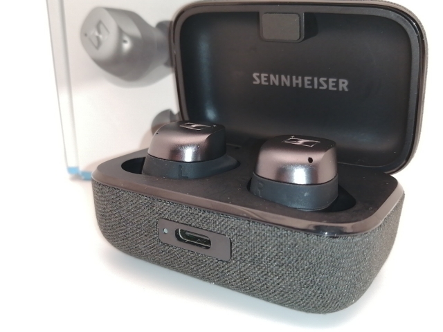 【中古】SENNHEISER MOMENTUM True Wireless 4 [Black Graphite]【秋葉2号】保証期間１ヶ月【ランクA】