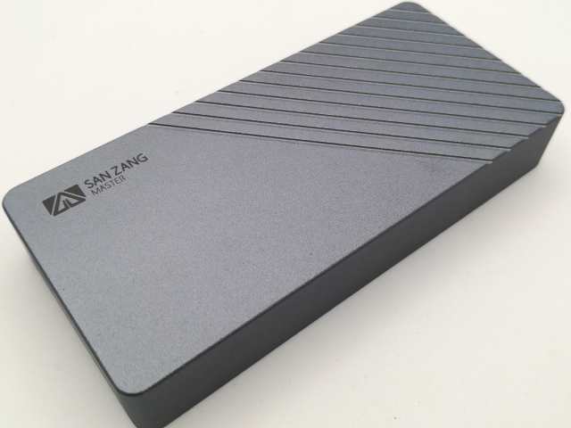 【中古】各社 【ポータブルSSD】ポータブルSSD 【1TB】40Gbps Thunderbolt 3/4 【神保町】保証期間１週間