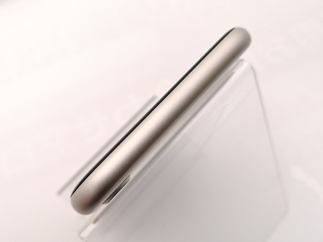 【中古】Apple 国内版 【SIMフリー】 iPhone SE（第3世代） 128GB スターライト MMYG3J/A【秋葉4号】保証期間１ヶ月【ランクB】_2