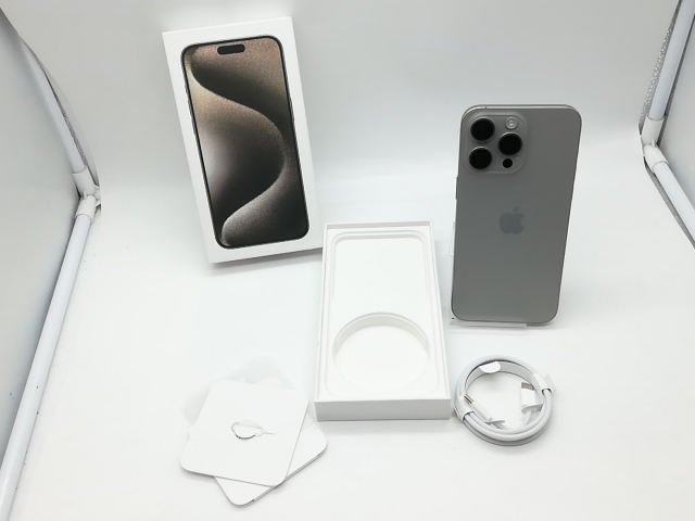 【中古】Apple 国内版 【SIMフリー】 iPhone 15 Pro Max 256GB ナチュラルチタニウム MU6R3J/A【吉祥寺】保証期間１ヶ月【ランクA】