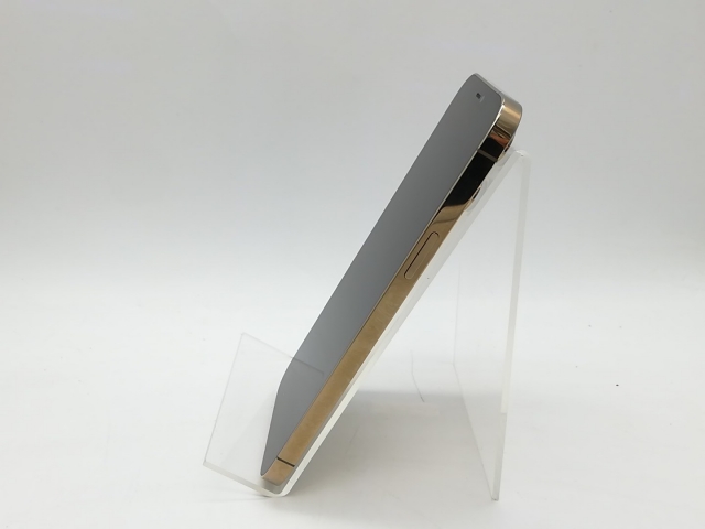 中古】【赤ロム保証あり】Apple au 【SIMロック解除済み