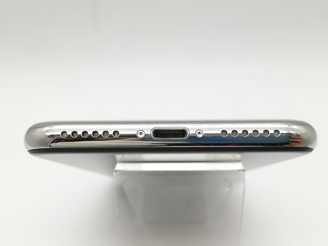 【中古】Apple docomo 【SIMロック解除済み】 iPhone X 64GB シルバー MQAY2J/A【吉祥寺】保証期間１ヶ月【ランクB】_5