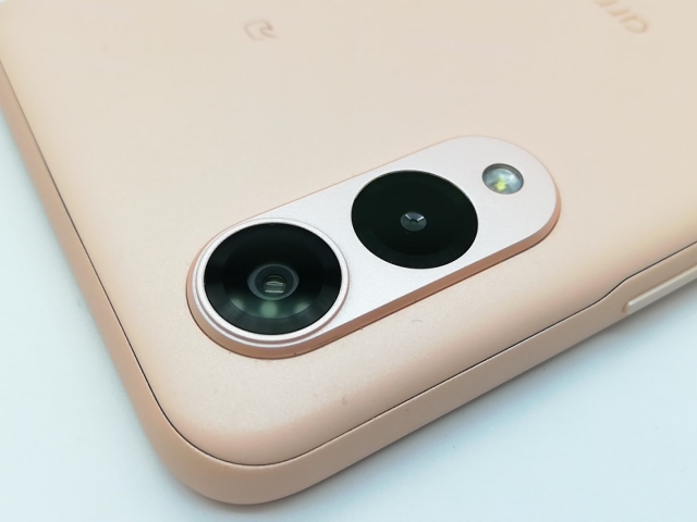 中古】FCNT docomo 【SIMフリー】 arrows We2 ライトオレンジ