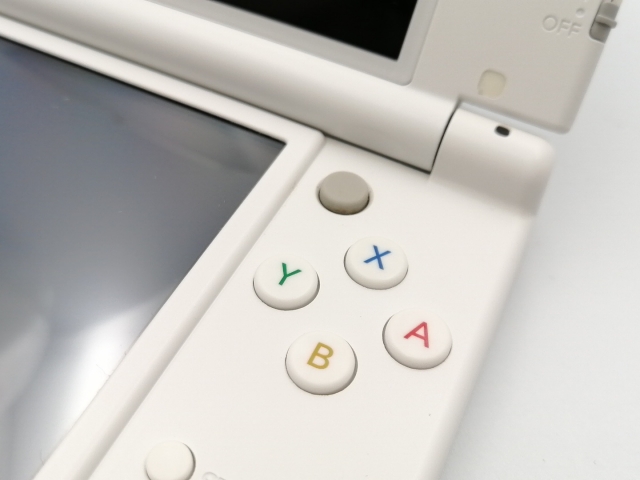 New ニンテンドー3DS LL パールホワイト ニンテンドー3DS LL パール
