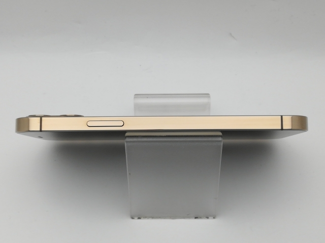 中古】Apple au 【SIMロック解除済み】 iPhone 12 Pro 128GB ゴールド