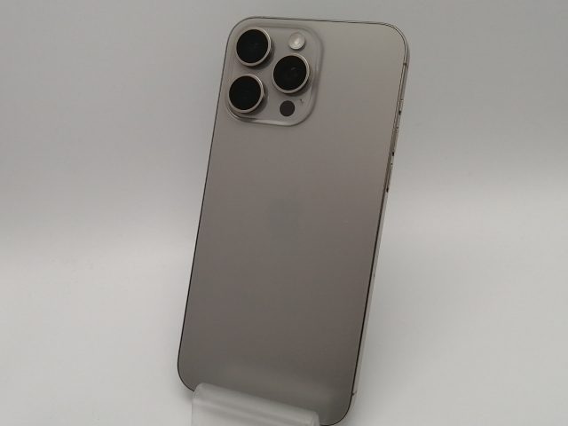 【中古】Apple 国内版 【SIMフリー】 iPhone 15 Pro Max 256GB ナチュラルチタニウム MU6R3J/A【府中ル・シーニュ】保証期間１ヶ月【ランクA】