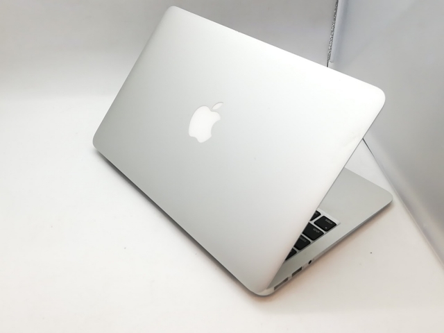 今こそ、買うべき！11インチMacBook Air (2015)を1週間使って