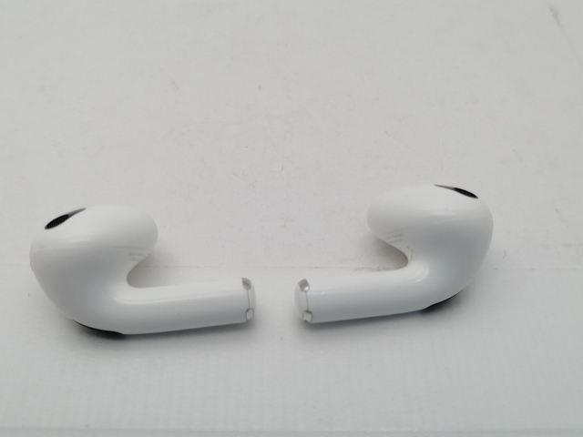 〔中古〕Apple(アップル) AirPods 第3世代 MME73J／A〔377-ud〕 中古〕Apple(アップル) AirPods 第3世代 MME73J／A〔377-ud〕 中古