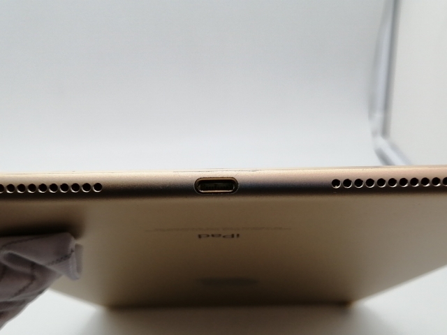 【中古】Apple SoftBank 【SIMロック解除済み】 10.5インチ iPad Pro（2017） 64GB ゴールド MQF12J/A【札幌】保証期間１週間【ランクC】